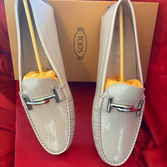 Tod's Lady'sGommini Doppia Leather tandriving shoes size EU 41 and US10.5